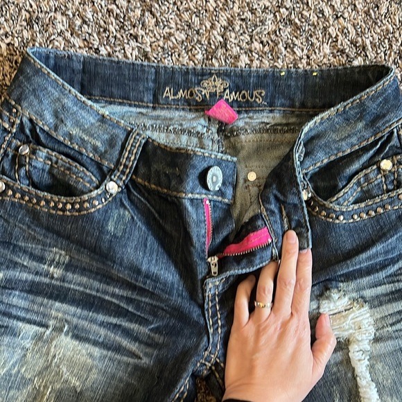 Women’s Almost Famous distressed denim jeans; Size 11 - Picture 9 of 9